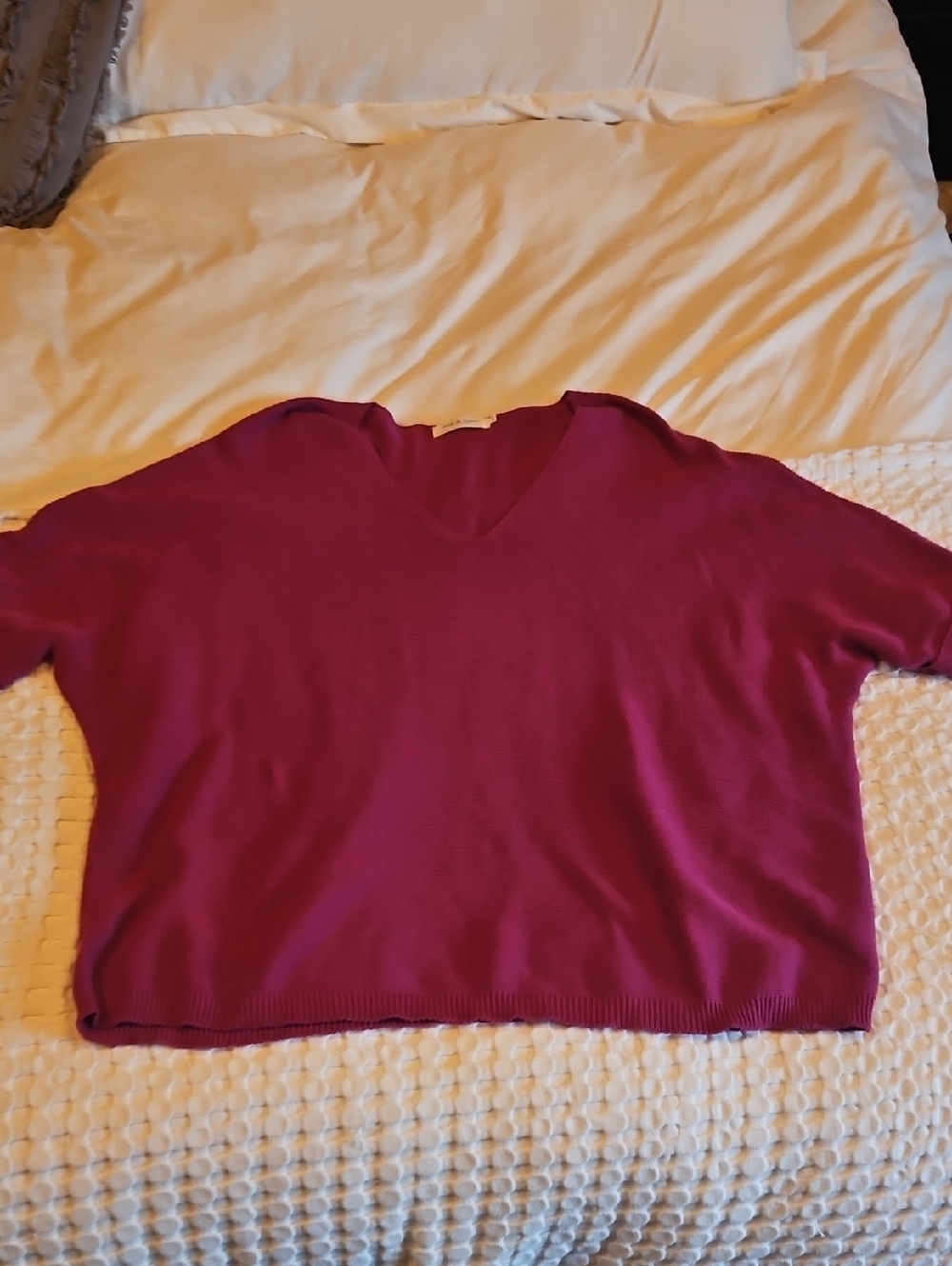 Women's V-Neck Short Sleeve Sweater - Dark Pink Lg